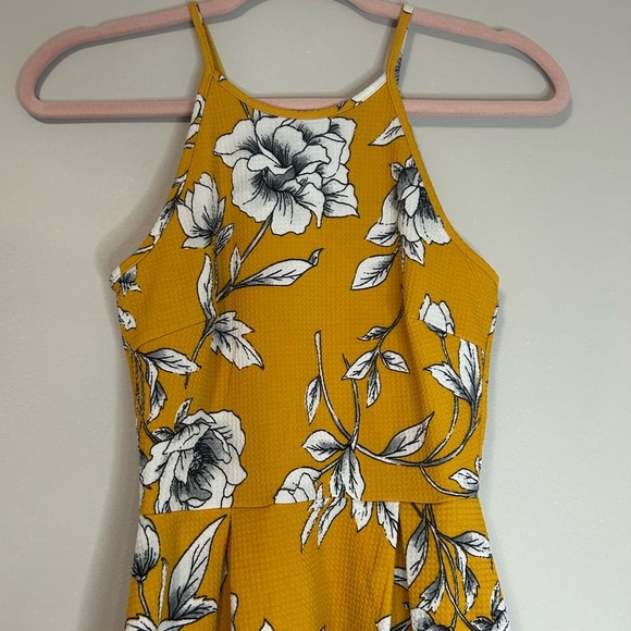 Soprano Yellow Floral Dress, Size XS - Picture 2 of 4